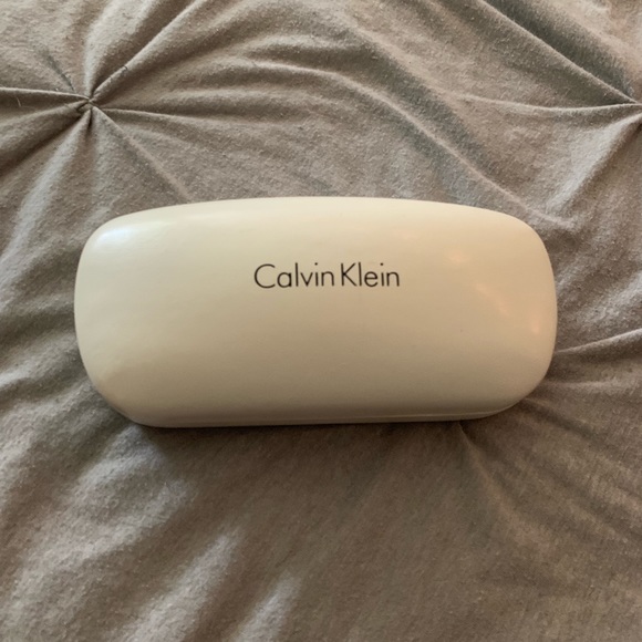 Calvin Klein sunglasses - Picture 2 of 5